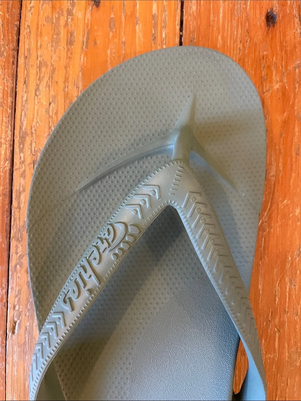 Men's Olive Green Flip-Flop Sandals - Lightweight Comfort